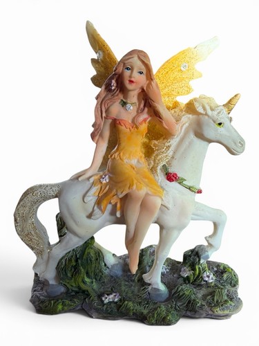 Fantasy elfe auf einhorn - einhorn, figur